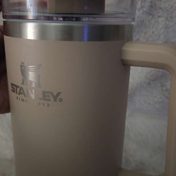 Stanley Beige Driftwood Tumbler with Handle 40 Oz - Picture 4 of 8
